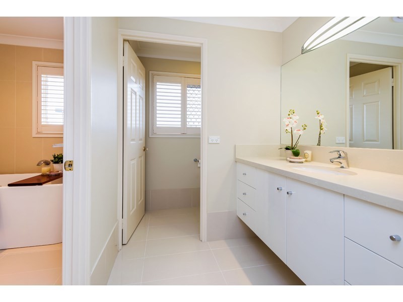 8 Dandelion Street, Eight Mile Plains QLD 4113