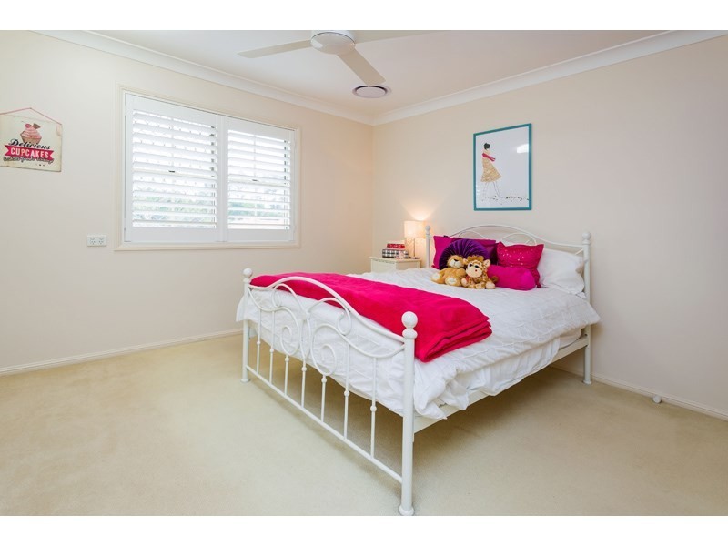 8 Dandelion Street, Eight Mile Plains QLD 4113