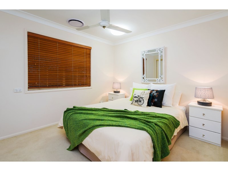 8 Dandelion Street, Eight Mile Plains QLD 4113