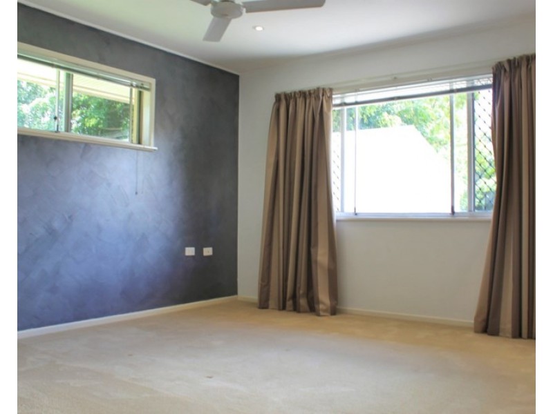 12 Laver Street, Macgregor QLD 4109