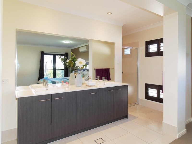 42 Coventry Place, Wishart QLD 4122