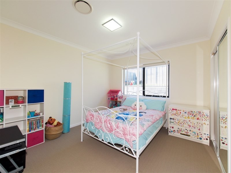 42 Coventry Place, Wishart QLD 4122