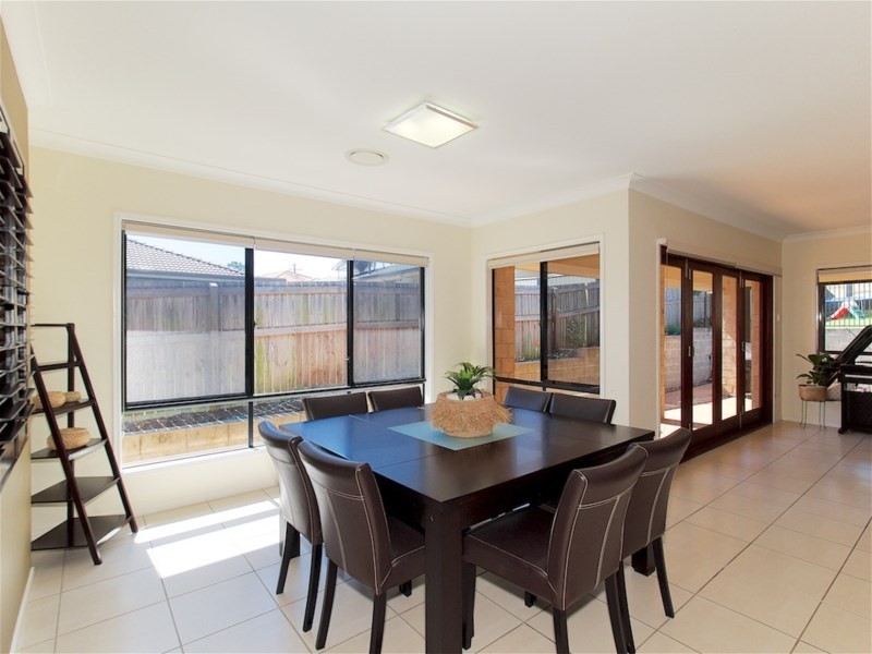 42 Coventry Place, Wishart QLD 4122