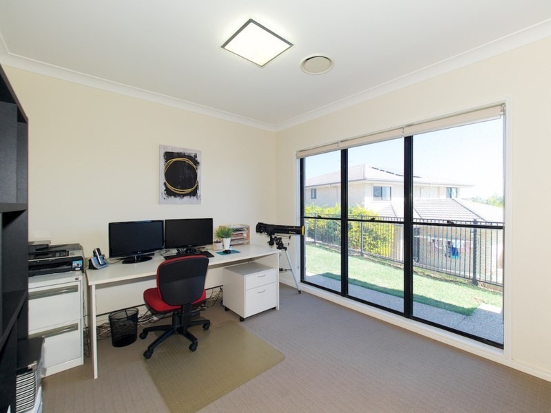 42 Coventry Place, Wishart QLD 4122