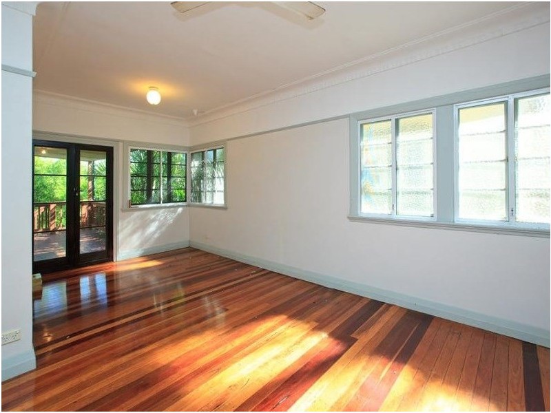 93 Agnew Street, Norman Park QLD 4170