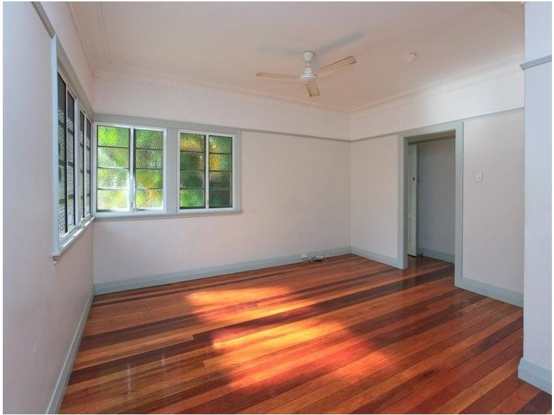 93 Agnew Street, Norman Park QLD 4170