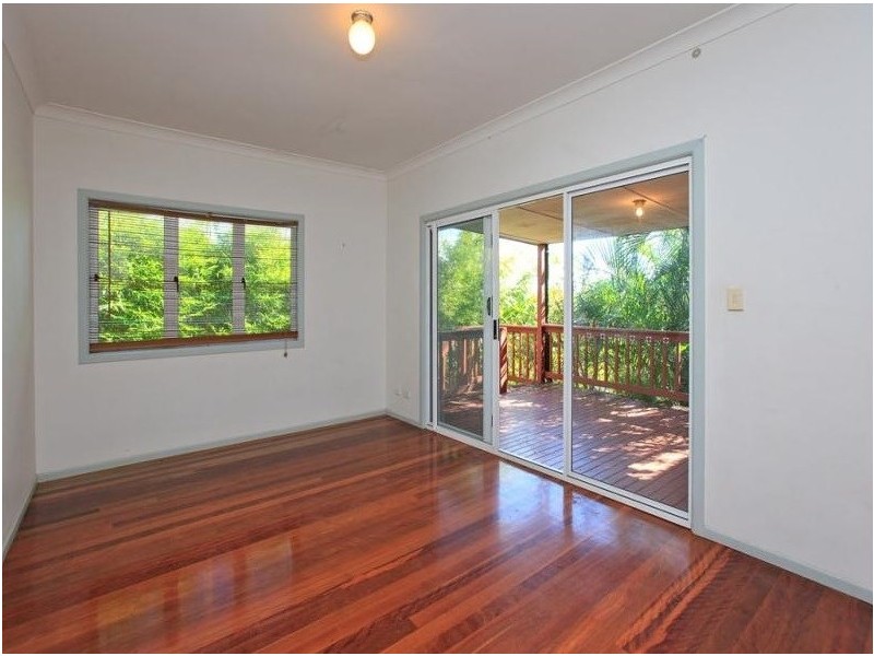 93 Agnew Street, Norman Park QLD 4170