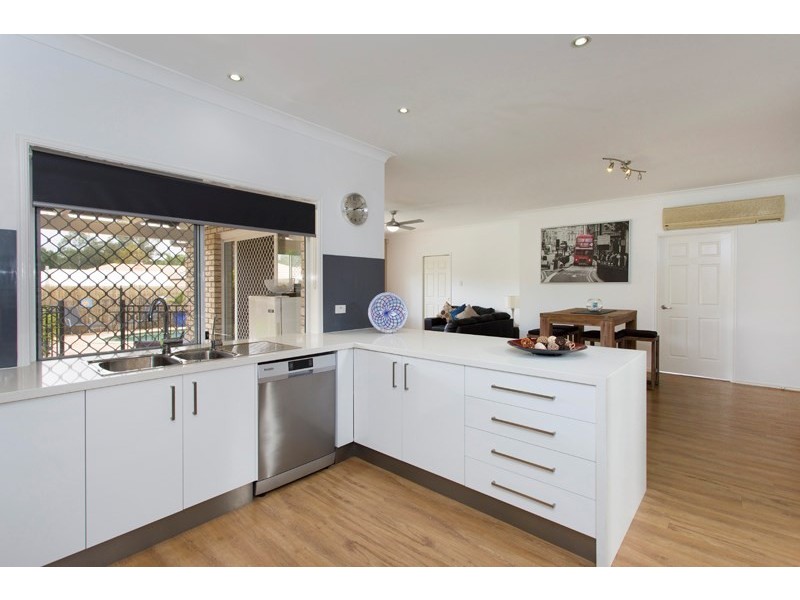 21 Lexington Place, Wishart QLD 4122