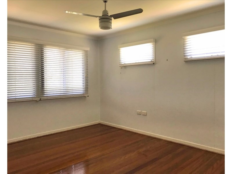 15 Kingsway Street, Upper Mount Gravatt QLD 4122