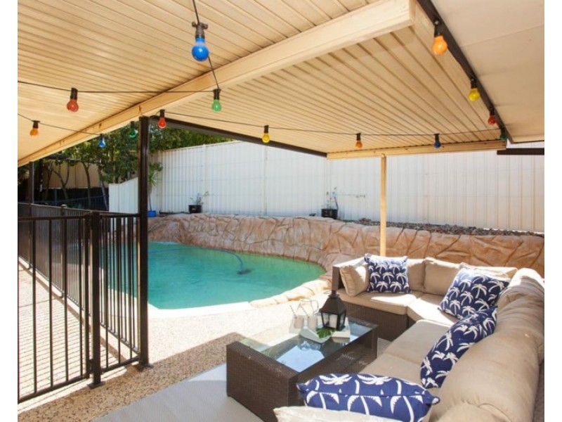 39 Mansfield Place, Mansfield QLD 4122