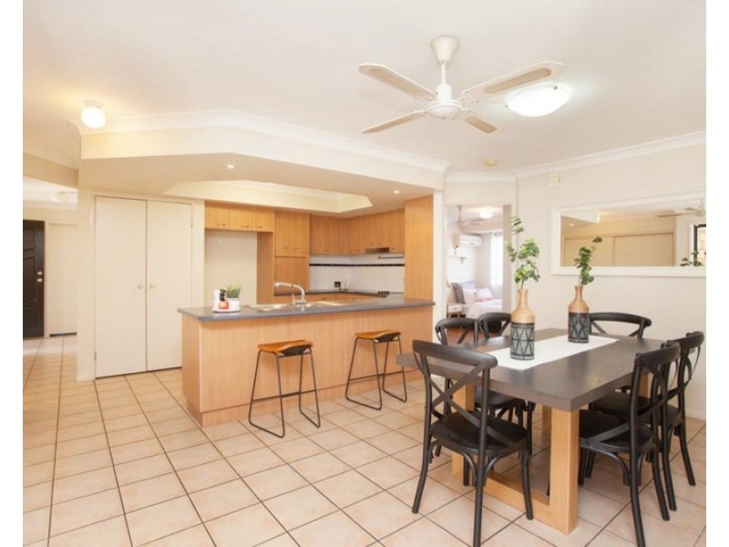 39 Mansfield Place, Mansfield QLD 4122