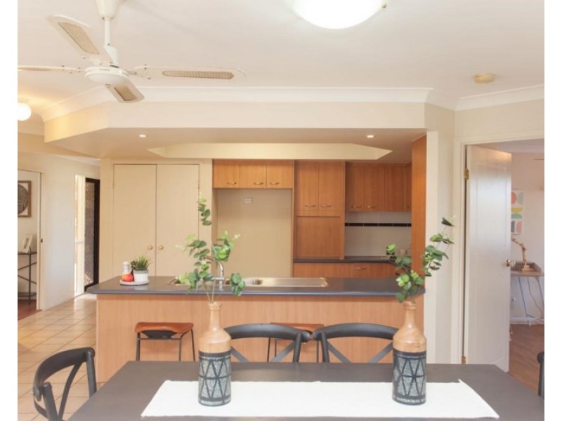 39 Mansfield Place, Mansfield QLD 4122