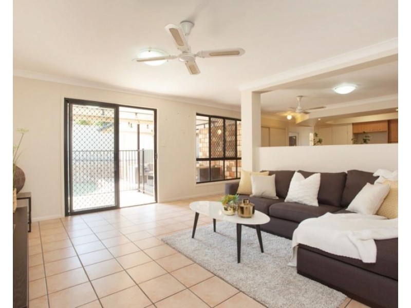 39 Mansfield Place, Mansfield QLD 4122