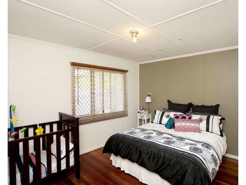 18 Allinga Street, Mount Gravatt East QLD 4122