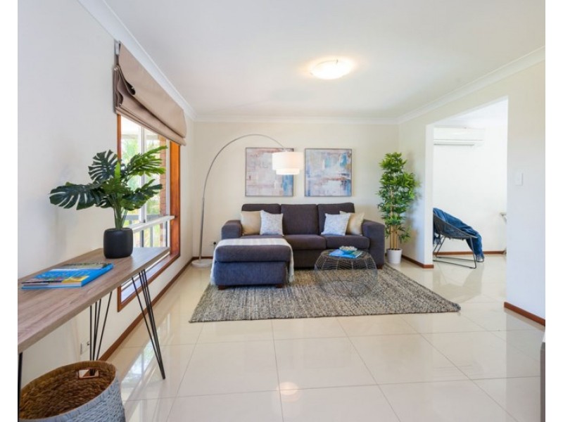 16 Raymore Court, Carindale QLD 4152