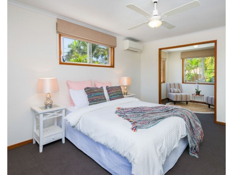 16 Raymore Court, Carindale QLD 4152