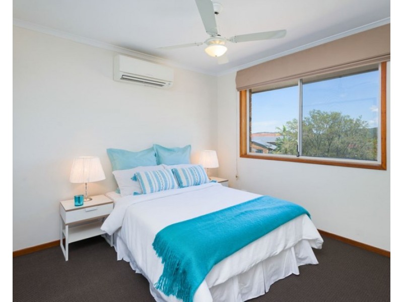 16 Raymore Court, Carindale QLD 4152