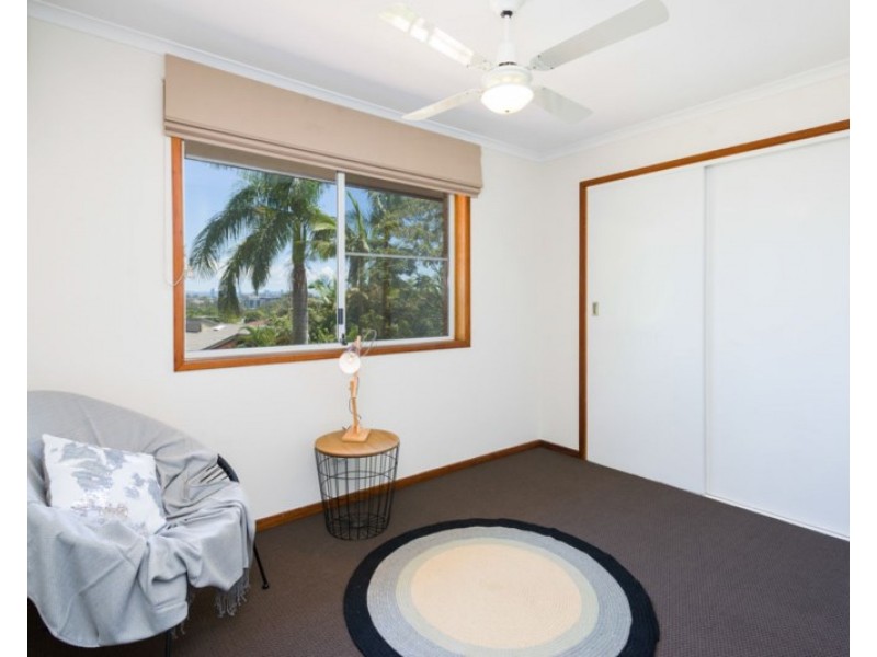 16 Raymore Court, Carindale QLD 4152