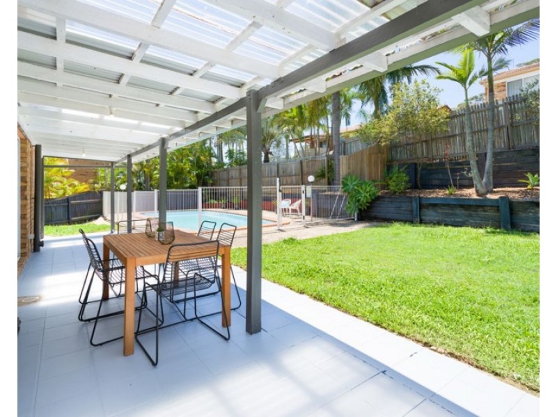 16 Raymore Court, Carindale QLD 4152