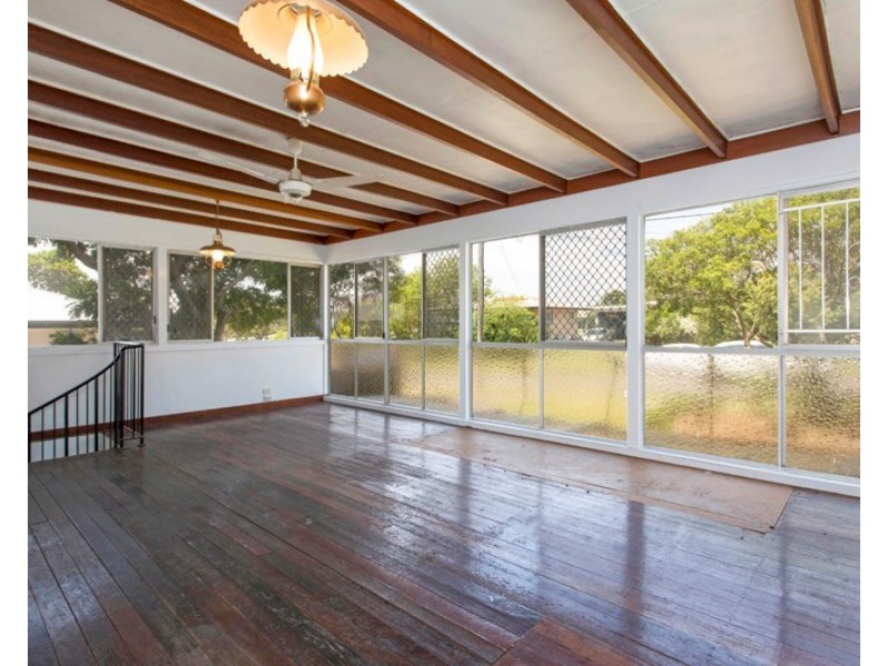 19 Wemvern Street, Upper Mount Gravatt QLD 4122