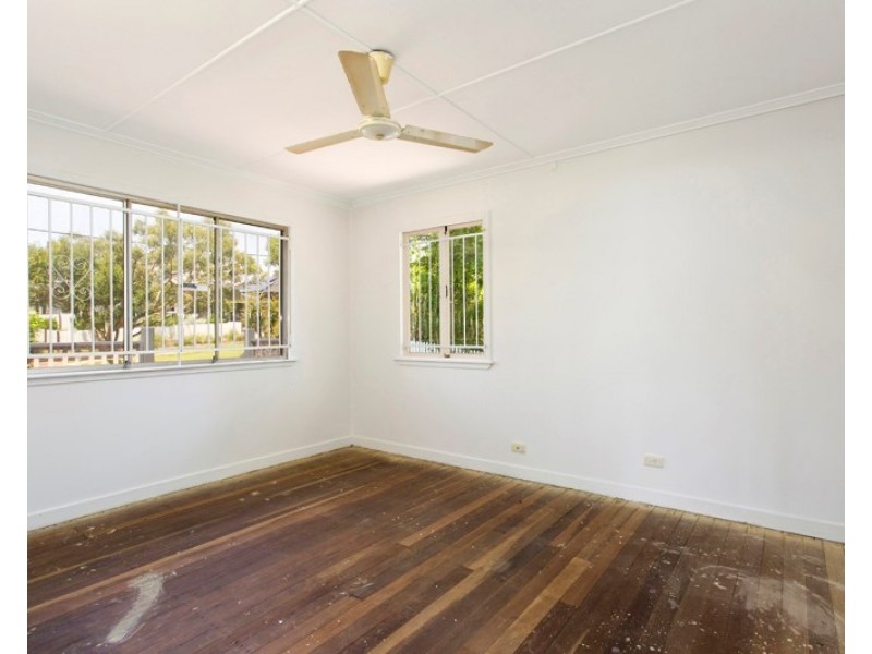 19 Wemvern Street, Upper Mount Gravatt QLD 4122