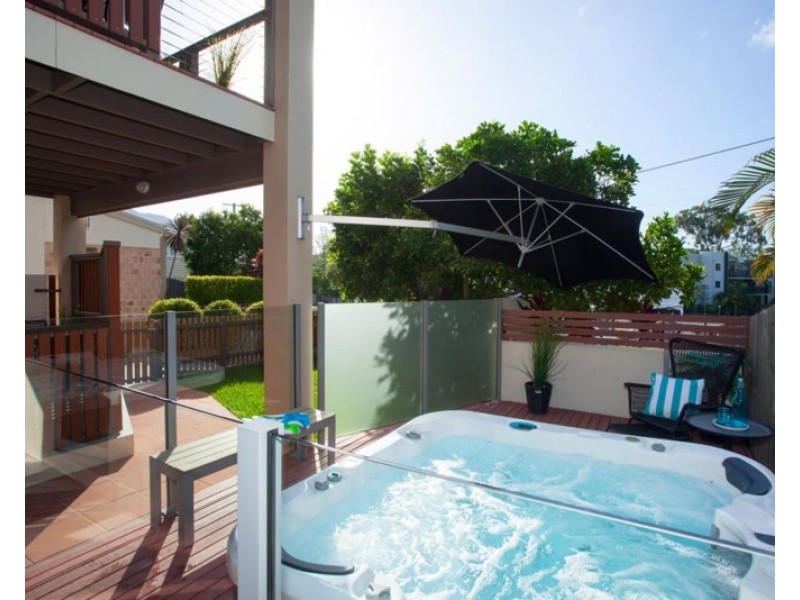 12 Birdwood Road, Holland Park West QLD 4121