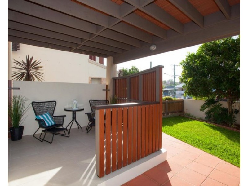 12 Birdwood Road, Holland Park West QLD 4121