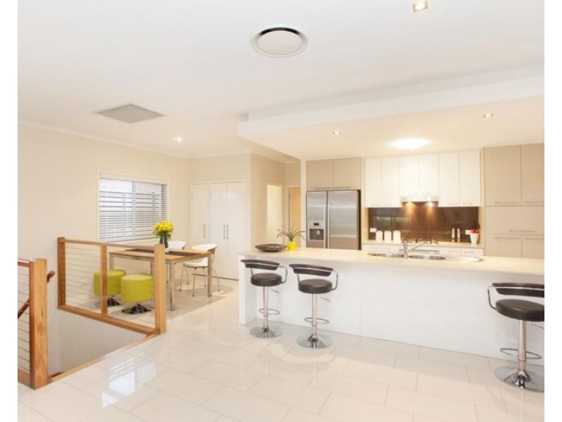 12 Birdwood Road, Holland Park West QLD 4121