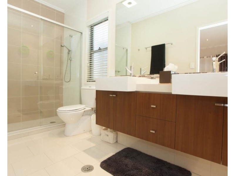 12 Birdwood Road, Holland Park West QLD 4121