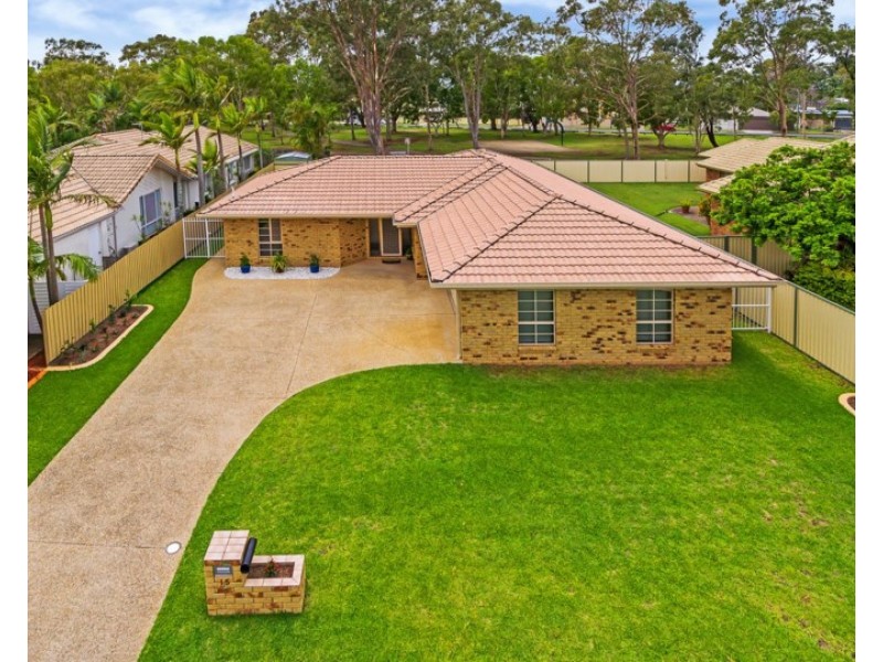 15 Anchorage Way, Biggera Waters QLD 4216