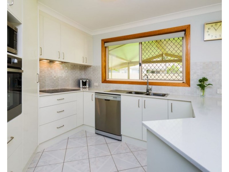 15 Anchorage Way, Biggera Waters QLD 4216