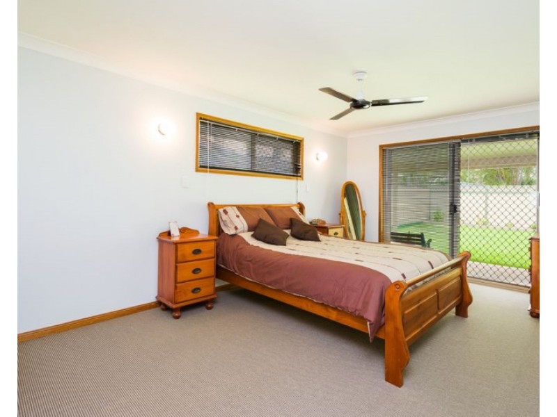 15 Anchorage Way, Biggera Waters QLD 4216