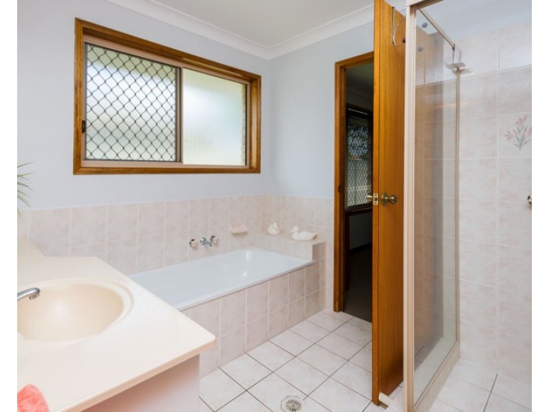 15 Anchorage Way, Biggera Waters QLD 4216
