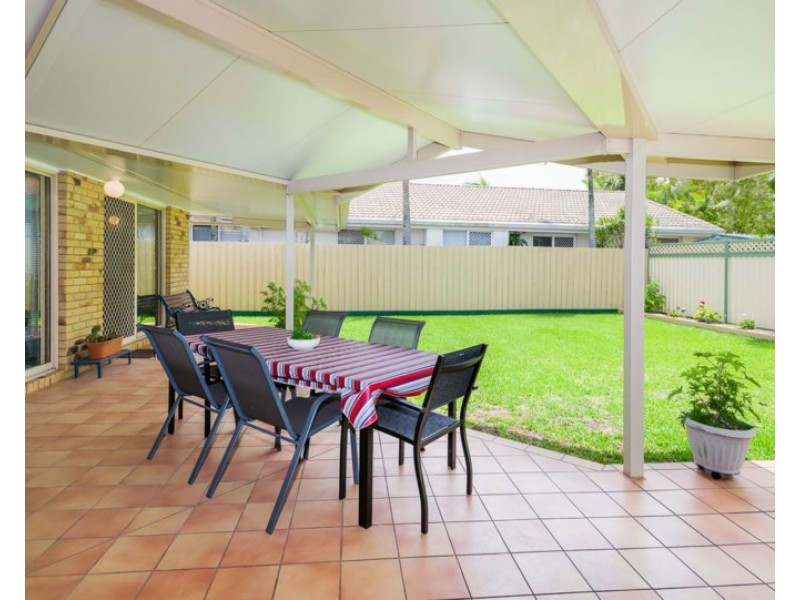 15 Anchorage Way, Biggera Waters QLD 4216