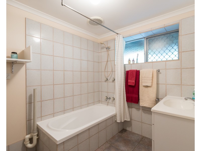 28 Montreal Street, Wishart QLD 4122