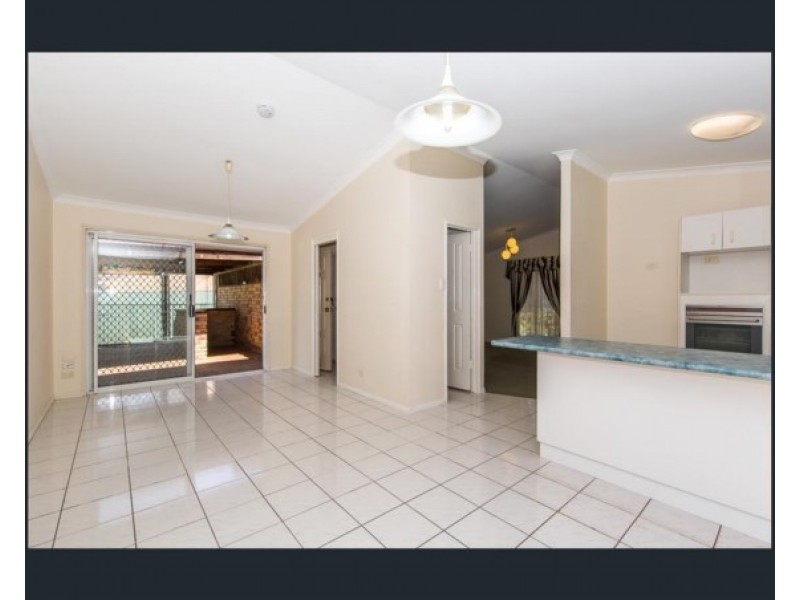 24 Hurlstone Street, Wishart QLD 4122