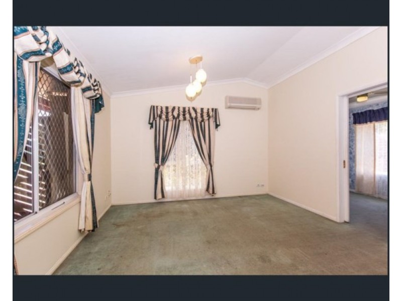 24 Hurlstone Street, Wishart QLD 4122