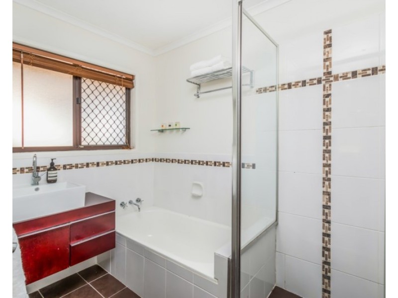 30 Barcelona Street, Wishart QLD 4122