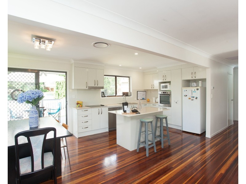 16 Montreal Street, Wishart QLD 4122