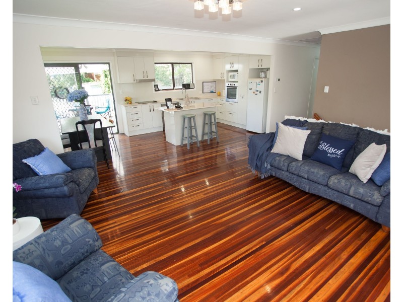 16 Montreal Street, Wishart QLD 4122