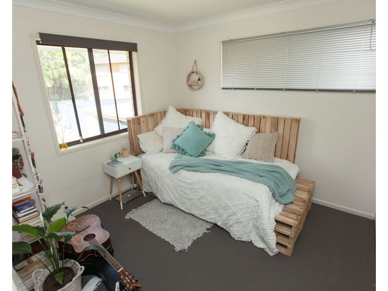 16 Montreal Street, Wishart QLD 4122