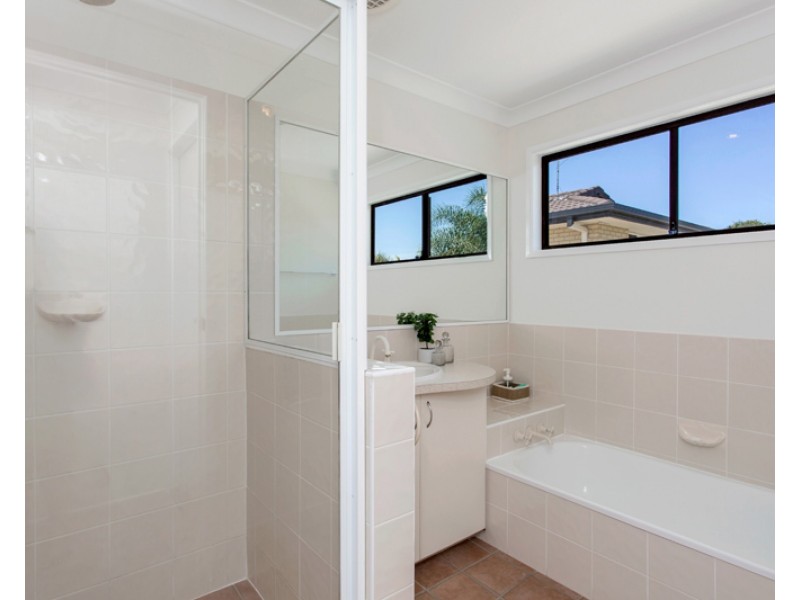 11a Starcross Street, Macgregor QLD 4109