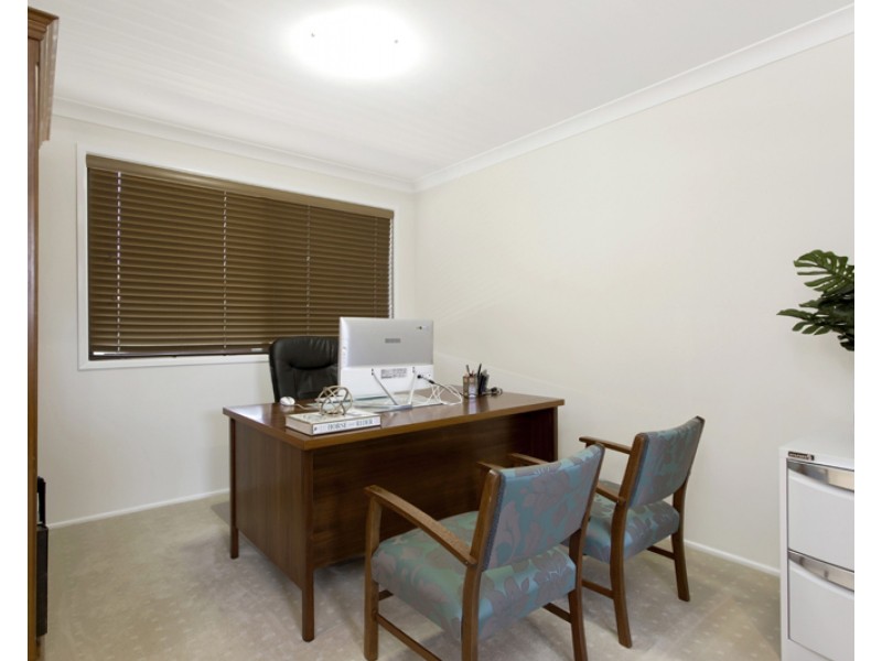 11a Starcross Street, Macgregor QLD 4109