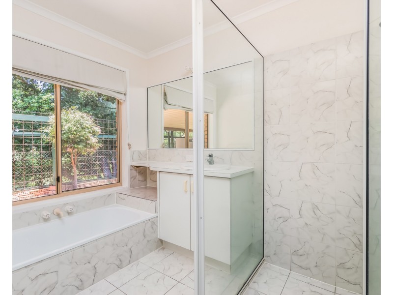 9 Malinya Place, Wishart QLD 4122