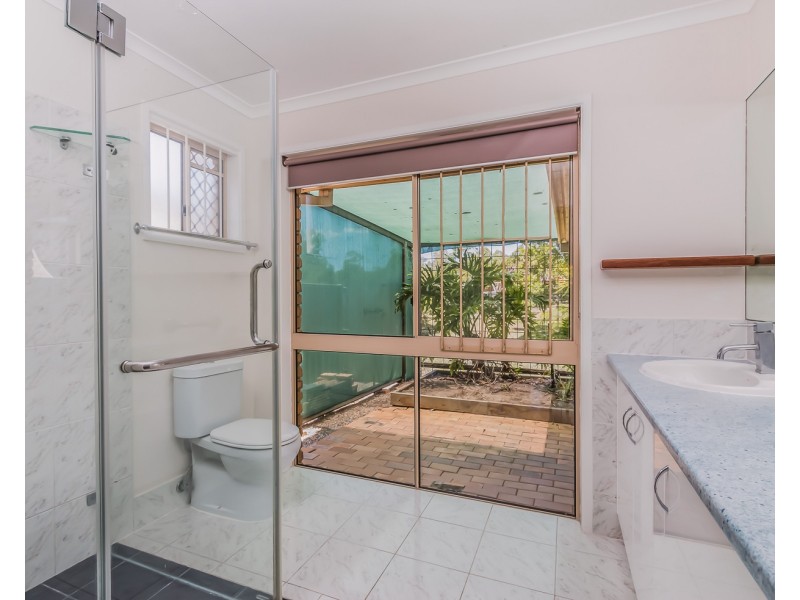 9 Malinya Place, Wishart QLD 4122