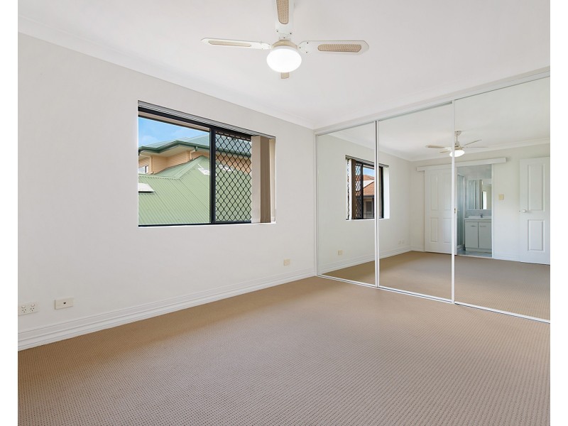 2/11 Howsan Street, Mount Gravatt East QLD 4122