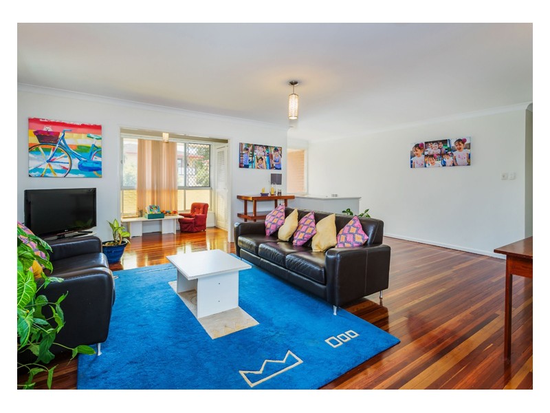 8 Colington Street, Mansfield QLD 4122