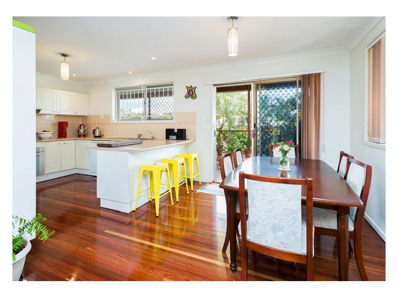 8 Colington Street, Mansfield QLD 4122