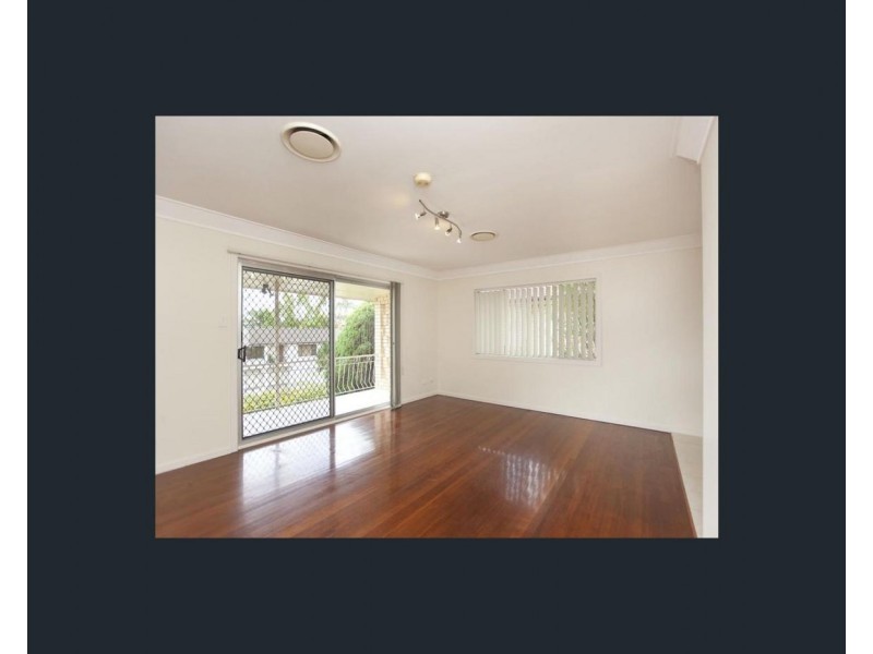 27 Menkira Street, Mansfield QLD 4122