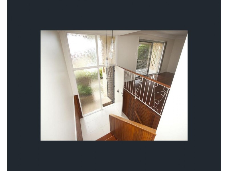 27 Menkira Street, Mansfield QLD 4122